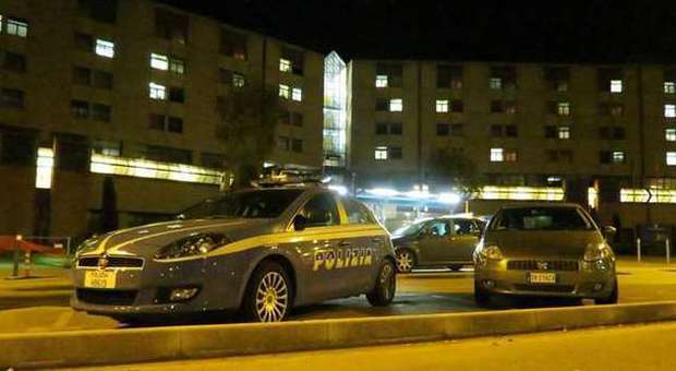 Ancona, bivacco all'ospedale regionale Tre romeni denunciati dalla polizia