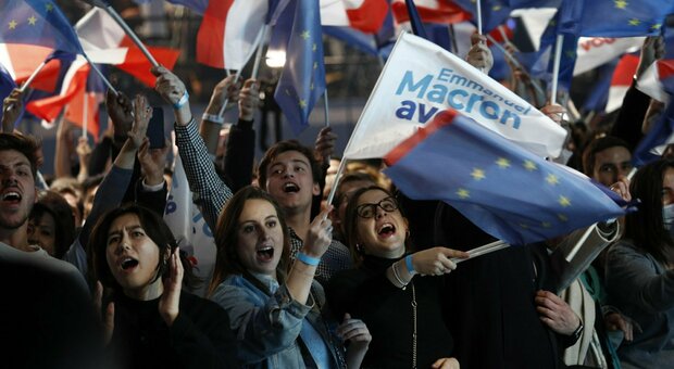Il "fattore Putin" spaventa i moderati e rallenta Marine Le Pen