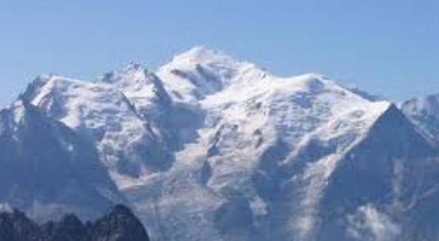 Valanga sul Monte Bianco travolge due alpinisti: morti due fratelli