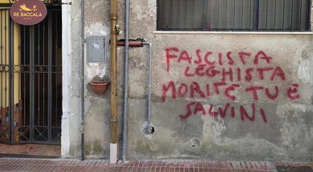 Scritte contro la Lega a Baronissi, Sequino: «Solidarietà a Siniscalco»