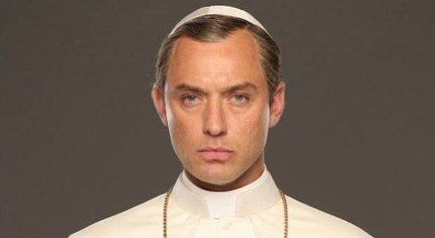 Jude Law protagonista nelle riprese di "The New Pope"