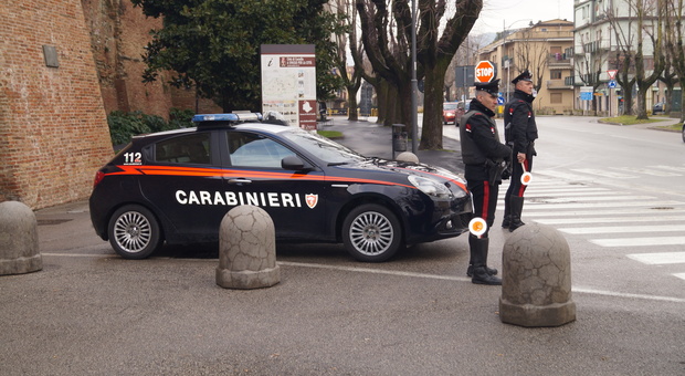 Quattrocento dosi cedute tra Città di Castello e Trestina, denunciato un 30enne: al vaglio dei carabinieri la lunga lista di acquirenti