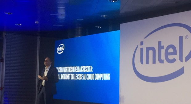 Con la testa tra le nuvole: Intel investe sulla «memoria collettiva»