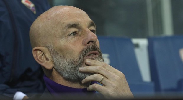 La Fiorentina dura contro Pioli: «Atteggiamento ingiustificabile». Aic solidale