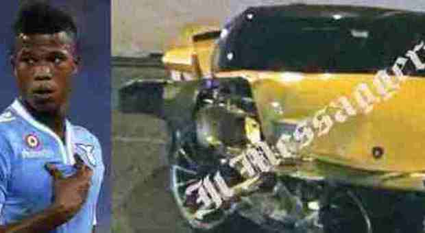 Keita si schianta con la Lamborghini contro un muro: giocatore illeso, auto distrutta