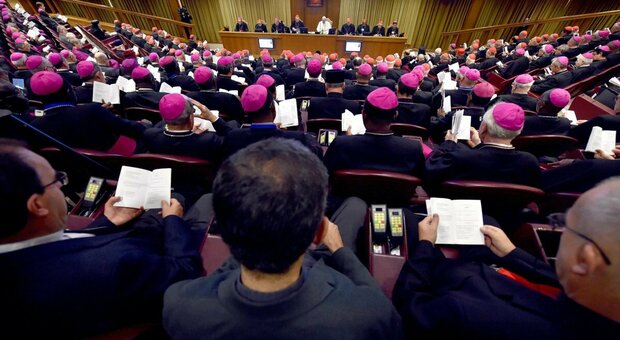 Vaticano, niente voto alle donne al Sinodo. Il cardinale Grech: «Invochiamo lo Spirito Santo»