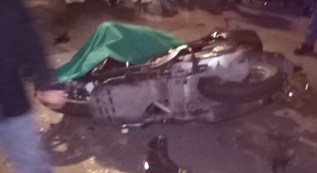 Incidente a Napoli nella notte, guardia giurata muore in scooter mentre andava al lavoro