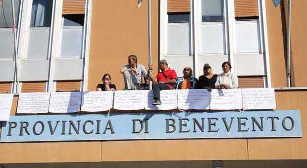 Benevento, rifiuti: nuova protesta dei lavoratori del Cub Napoli-Caserta