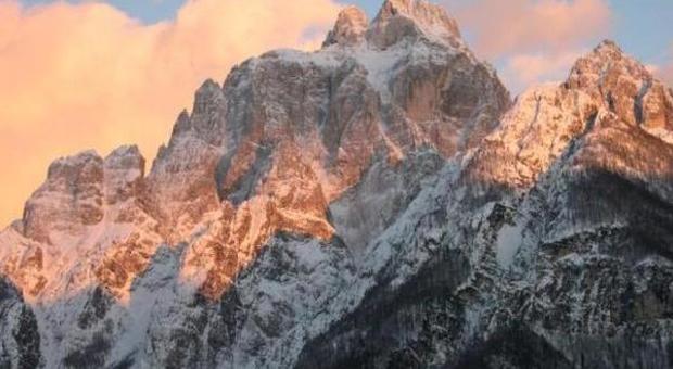Alpinista di 38 anni precipita e muore sulla Jof di Montasio