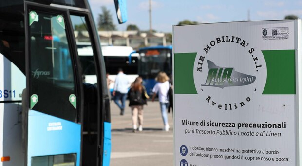 Scuola ad Avellino, nuovi bus per gli studenti che escono alle 15