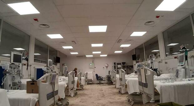 Carenza di medici e reparti chiusi negli ospedali, pressing dei consiglieri regionali: «Assunzioni subito»