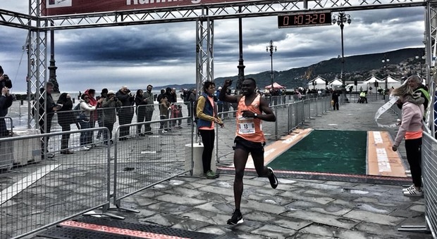 Trieste 24 Half Marathon. Ha vinto il ruandese Noel Hitimana in 1:03.28