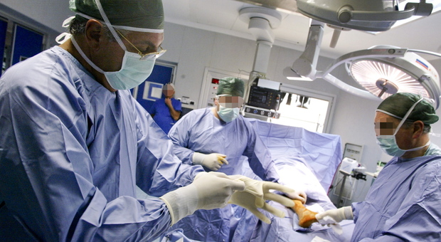 Tumore, paziente salvato a Padova con un frammento di fegato