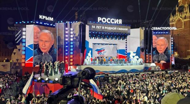 Putin vince le elezioni farsa, allo zar l’88% dei consensi. Il Cremlino: «Navalnaya non capisce più la Russia»