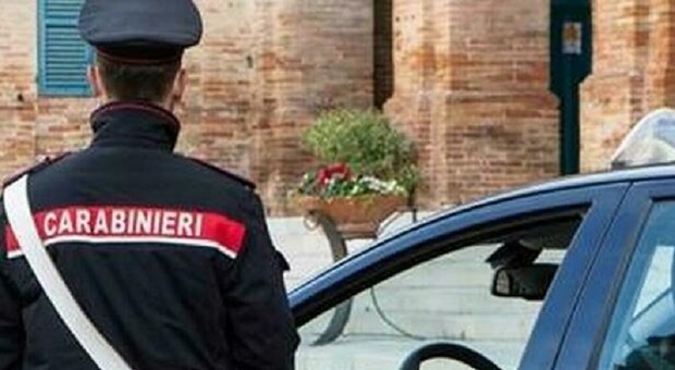Lite a Monte San Giusto, spunta un coltello per minacciare un condomino: intervengono i carabinieri