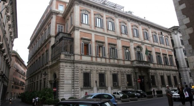 immagine Roma, a Palazzo Grazioli spunta un cartello 