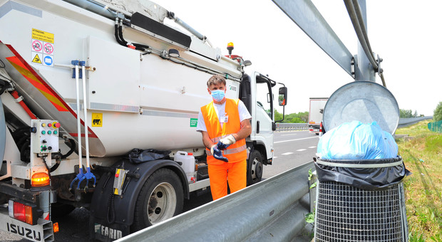 I pendolari dei rifiuti viaggiano in autostrada, nel 2019 gettate 357 tonnellate di materiale