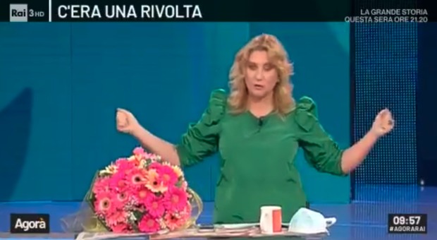 Serena Bortone dice addio ad Agorà: il commosso saluto durante l'ultima puntata VIDEO