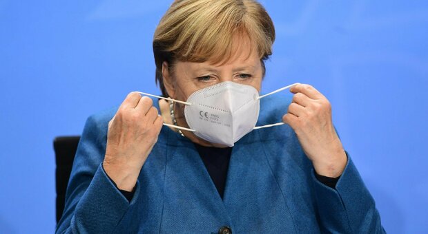 Germania, Merkel: «Dal 2 novembre è lockdown, servono misure dure»