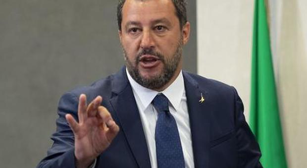 Salvini: «Chiederò a Conte lo stop all'autocertificazione»