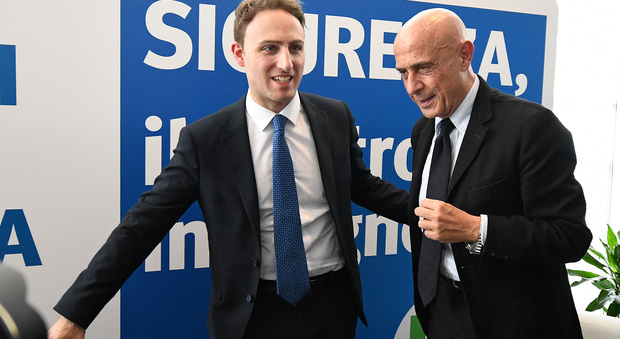 Pd a rischio flop, sicuro solo un collegio in Campania: Renzi chiama De Luca