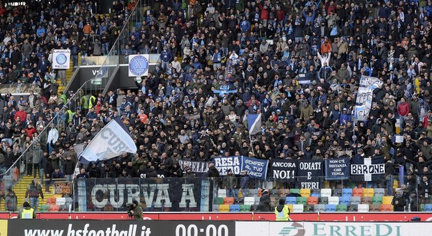 Udinese-Napoli, tre agenti feriti negli scontri tra tifosi
