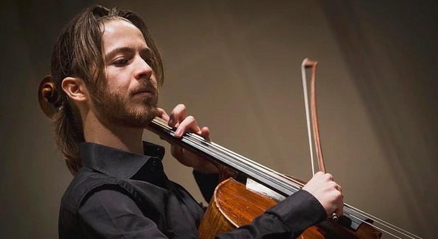 Il violoncello di Michele Marco Rossi chiude domani pomeriggio in live streaming il Festival Pontino di Musica