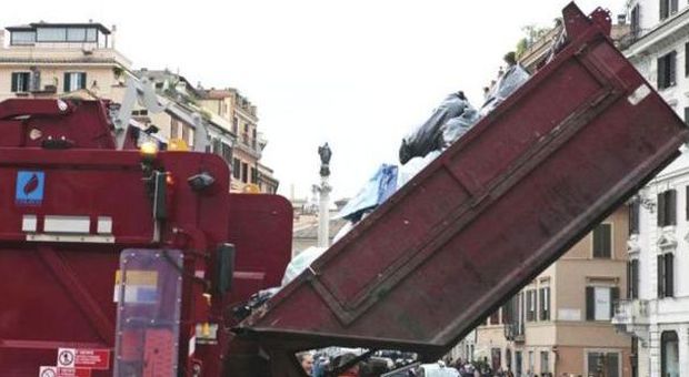 Rifiuti, il garante degli scioperi a Marino: «Ama spieghi i disservizi, la pulizia è un diritto»