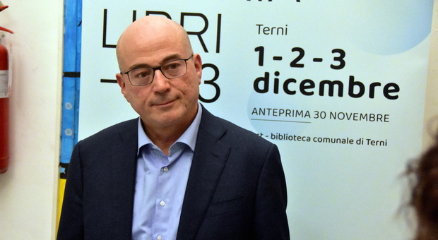 Aldo Cazzullo a UmbriaLibri: «Mi piacerebbe passare un giorno con Bandecchi. Che fenomeno Terni: da rossa a nera a questo sindaco»