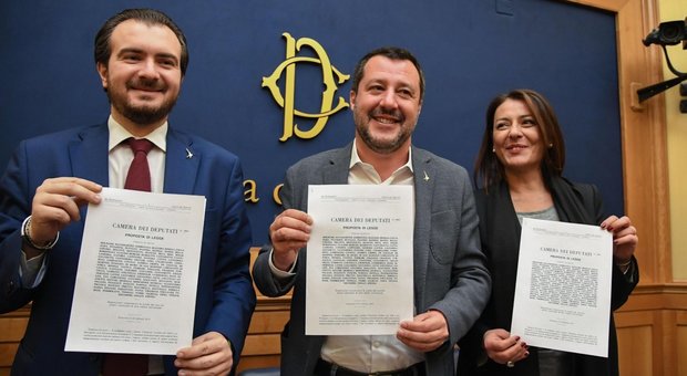 Made in Italy, Salvini presenta legge per togliere il marchio a chi produce all'estero