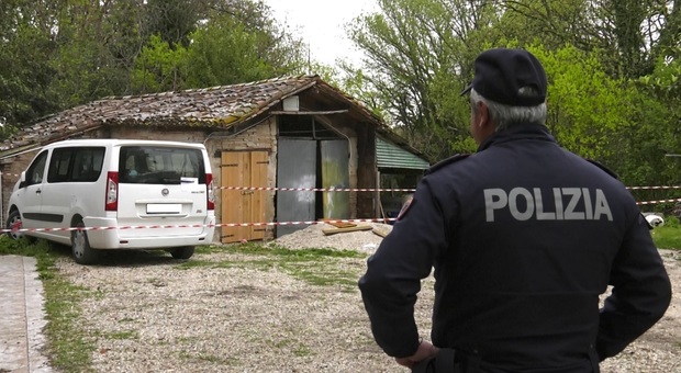 Pesaro, rivale accoltellato: l'ex marito era già armato prima del litigio