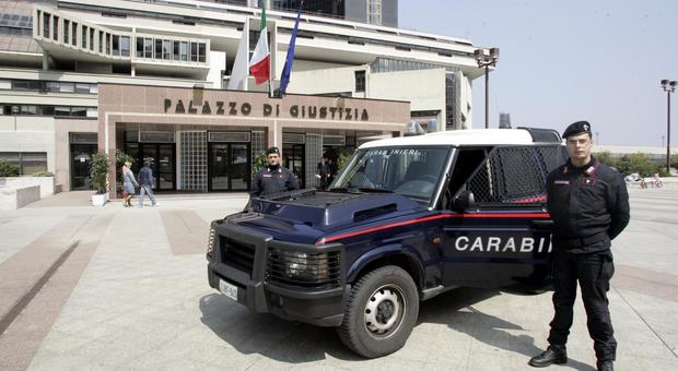 Napoli, raid negli uffici del ministero al Centro direzionale: arrestato clochard