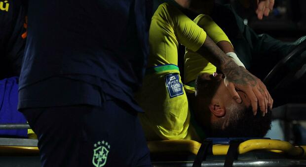 Neymar, infortunio choc: rottura del legamento crociato anteriore e del menisco