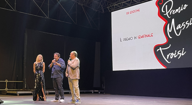 In foto, la conduttrice Eleonora Pedron, Enrico Brignano e il direttore artistico Maurizio Casagrande