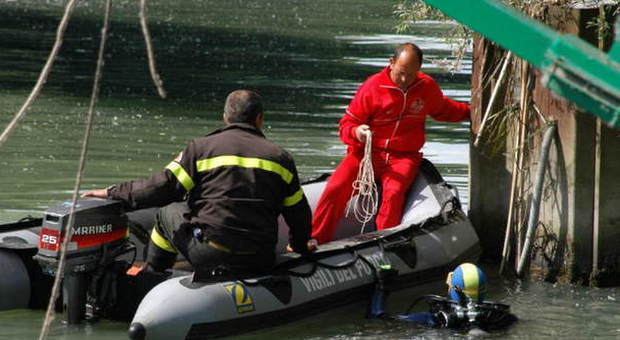 Viareggio, suicidio choc: disabile si lega alla sedia a rotelle e si getta in mare
