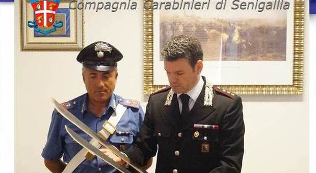 Senigallia, droga e machete in camera Bracciante arrestato dai carabinieri