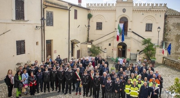 L'Arma dei carabinieri saluta Pasquale Piscitelli, comandante della stazione di Stimigliano