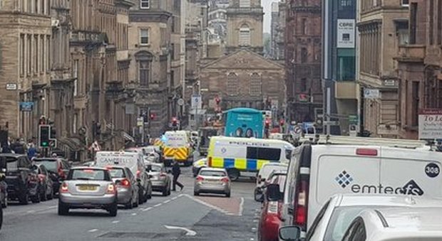 Glasgow, attacco all'hotel dei profughi: 6 feriti. Ucciso l'assalitore