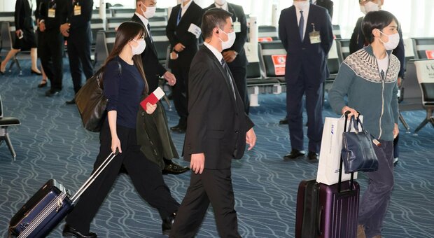 La principessa Mako dice addio al Giappone e parte per New York insieme al marito "borghese"
