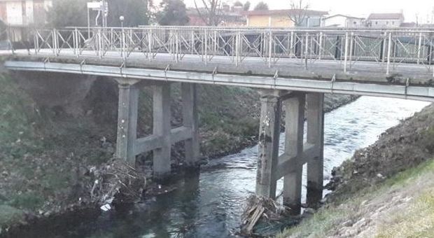 Fessure nel ponte datato 1911: scattano i lavori di manutenzione