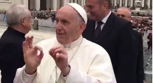 Papa Bergoglio durante l'incontro a Roma