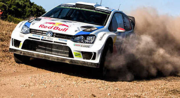 La Polo WRC impegnata sugli sterrati della Sardegna