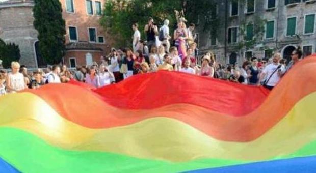 Omosessualità, meno pregiudizi: per 3 su 4 è un’attrazione naturale