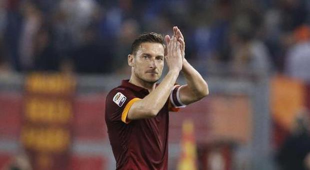 Totti azzecca la profezia a metà: «Gliene facciamo quattro», la Roma vince ma segna 2 gol