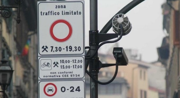Roma, nuovi varchi e telecamere per 21 corsie preferenziali: ecco l'elenco delle strade