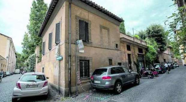 13enne suicida a Roma, perizia su tablet ​e cellulare: "Rubati o regalati da un uomo?"