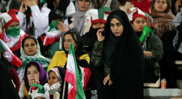 Iran: «Il velo fondamento di civiltà, nessuna tolleranza per chi non lo indossa». Ecco i Paesi dove è obbligatorio