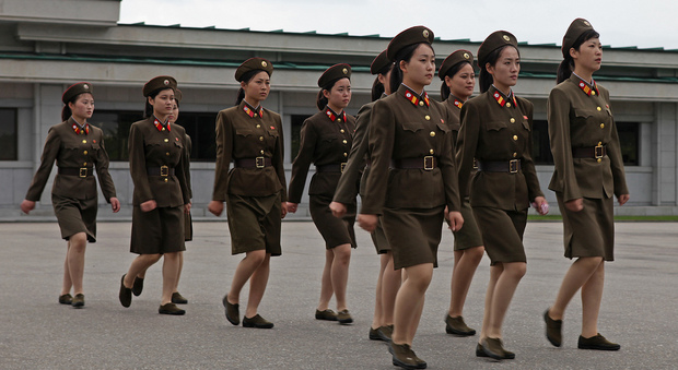 Corea del Nord, la rivelazione choc della soldatessa: «Stupri e violenze, nessuna aveva più il ciclo»