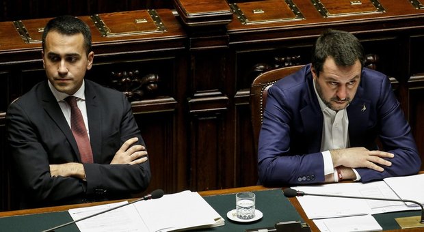 Il governo sul filo della crisi, accuse Salvini-Di Maio