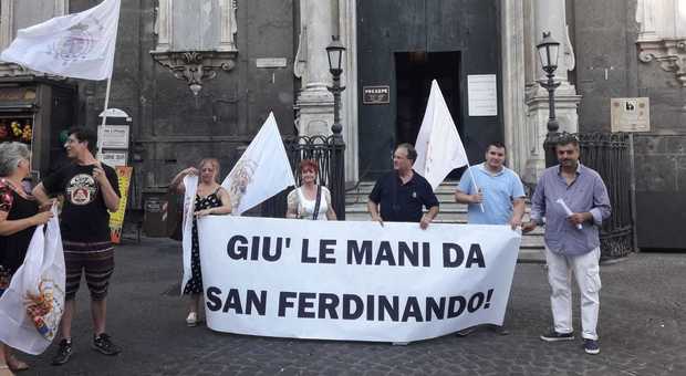 Napoli, occupata la chiesa di San Ferdinando: è lotta per la laicità della confraternita